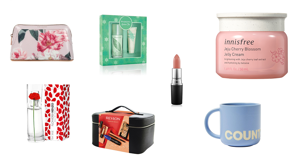 Gift guide under $50. Best Christmas gifts for under $50. 