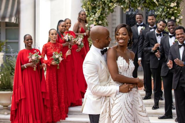 Yvonne Orji Stuns in White Oscar de la Renta Wedding Dress & Barely-There  Pumps on 'Insecure' Series Finale