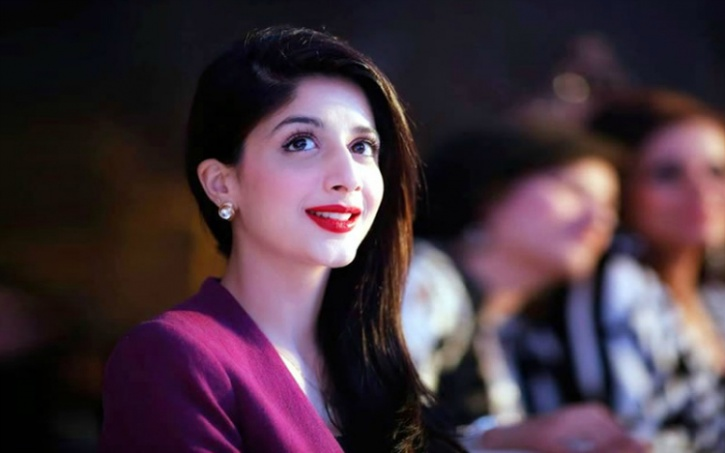 Mawra Hoccaine : She stormed Bollywood with the song ‘Tu Kheech Meri Photo’. She is regarded as one of youngest but most talented actors from Pakistan.