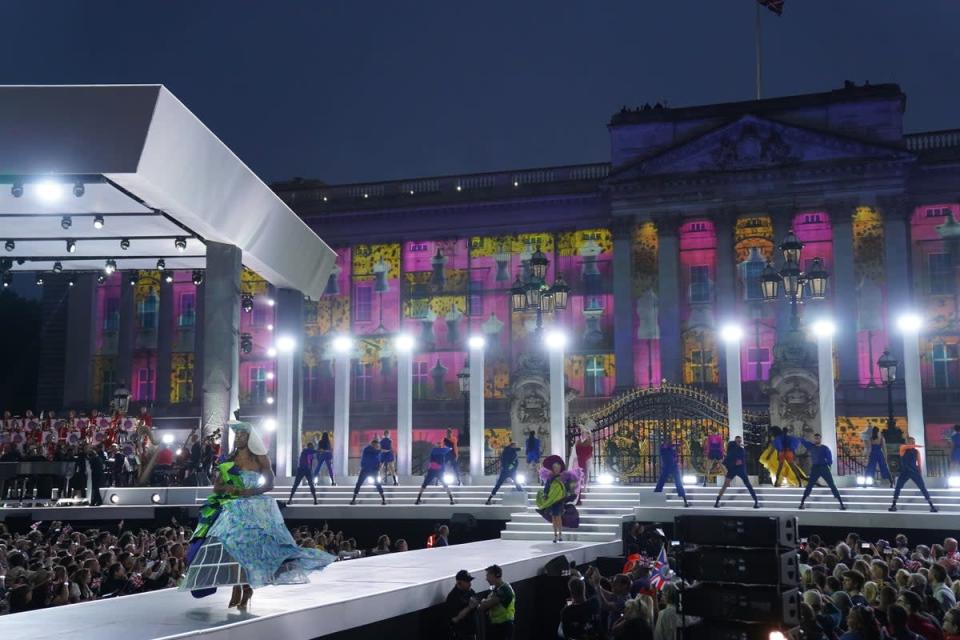 Models on stage as Duran Duran sing Girls on Film during the Platinum Party at the Palace (Jacob King/PA) (PA Wire)