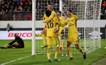 Soccer Football - Coupe de la Ligue - Stade Rennes vs Paris St Germain - Roazhon Park, Rennes, France - January 30, 2018 Paris Saint-Germain’s Giovani Lo Celso celebrates scoring their third goal with team mates REUTERS/Stephane Mahe