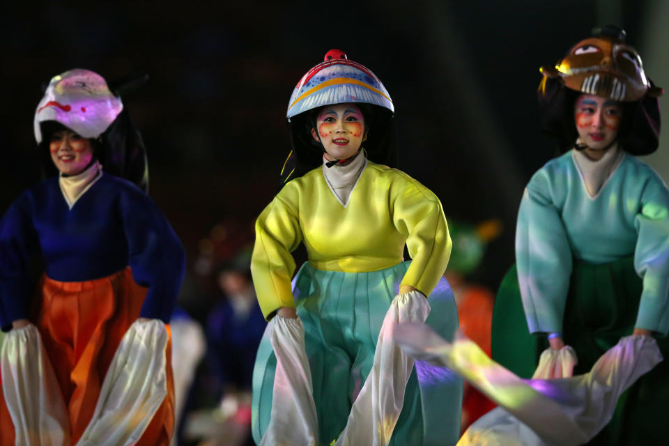 <p>Entertainers perform during the Closing Ceremony of the PyeongChang 2018 Winter Olympic Games at PyeongChang Olympic Stadium on February 25, 2018 in Pyeongchang-gun, South Korea. (Photo by Dan Istitene/Getty Images) </p>