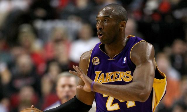 Lakers' Kobe Bryant says knee injury rehab is slow