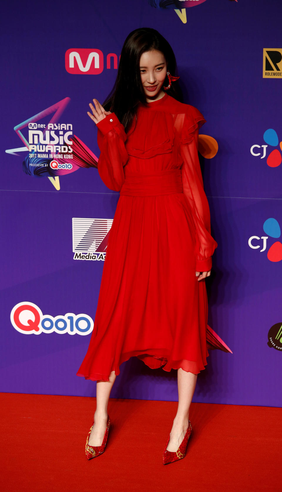 South Korean singer Sunmii poses during the Mnet Asian Music Awards in Hong Kong