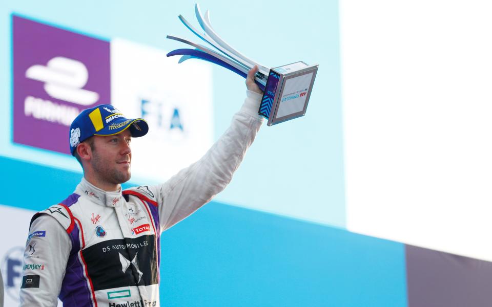 Sam Bird lifts the third place trophy in Marrakech in the third race of the 2018 Formula E season. - LAT Photographic Tel: +44(0)20 8267 3000 email: lat.photo@latimages.com