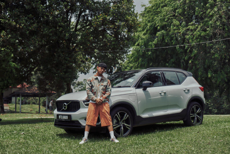 Ismail Izzani with the new Volvo XC40 Recharge