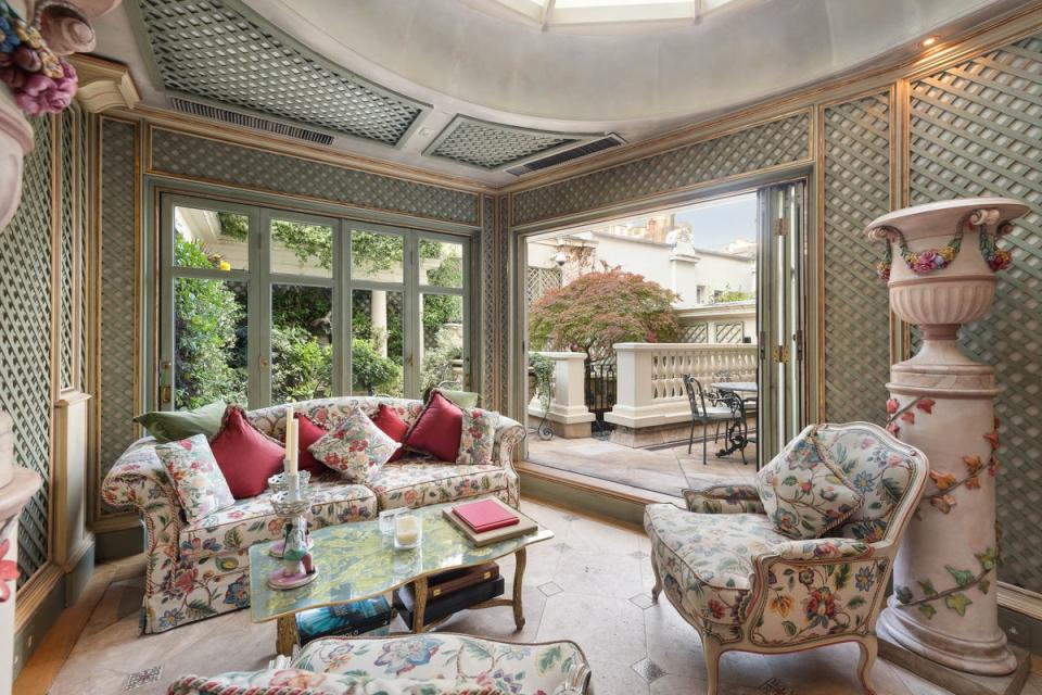 The conservatory connects the house to a private garden square (Alex Winship Photography)