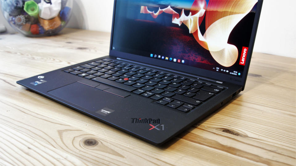 Lenovo_ThinkPad X1 Carbon Gen 10