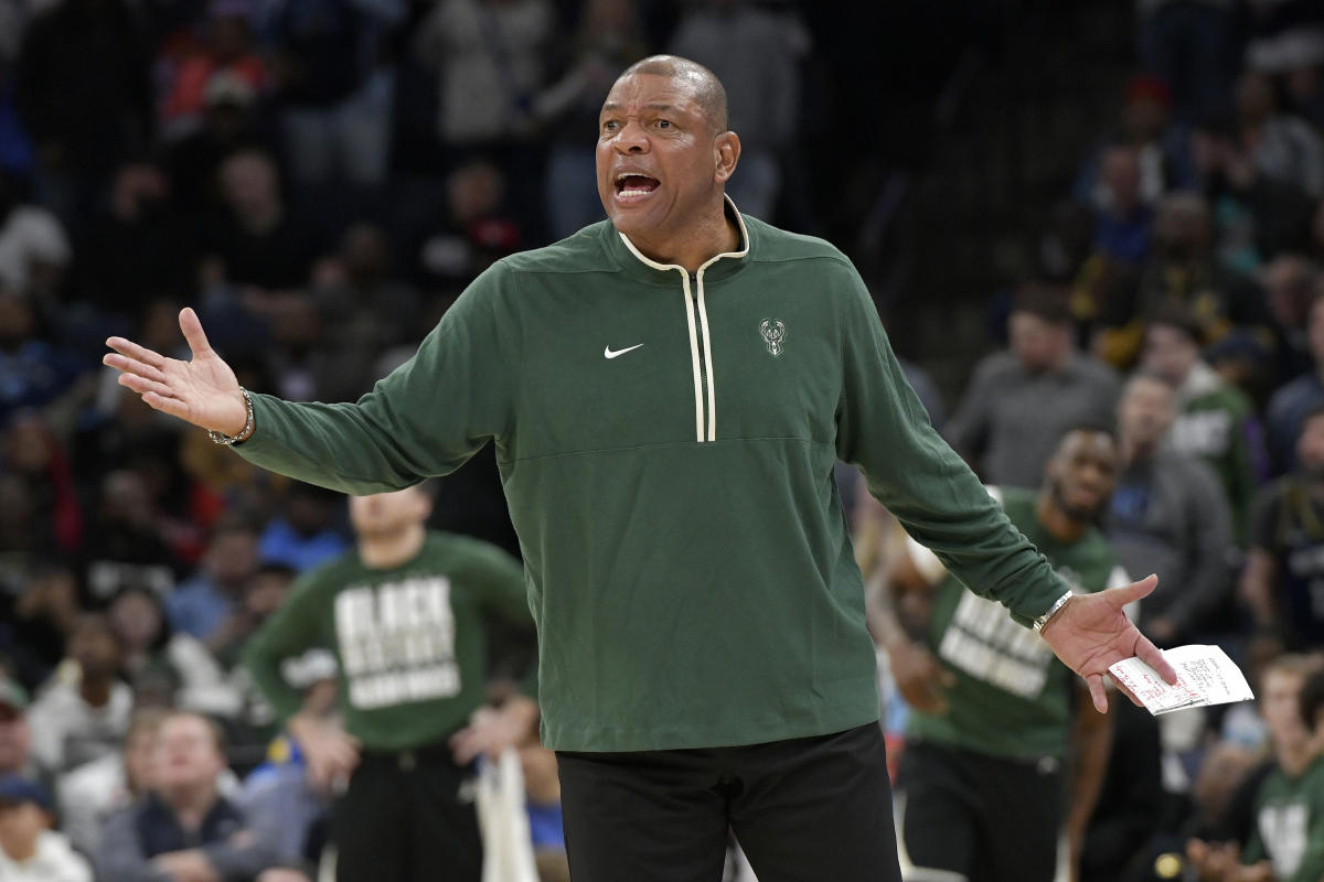 Doc Rivers des Bucks dit “Nous avions des gars à Cabo” après une défaite brutale contre les Grizzlies avant la pause des All-Star