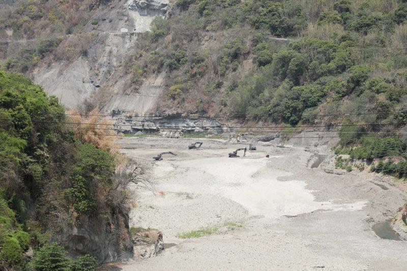 翁章梁慰問五四工兵群　感謝國軍用不同形式守護國人