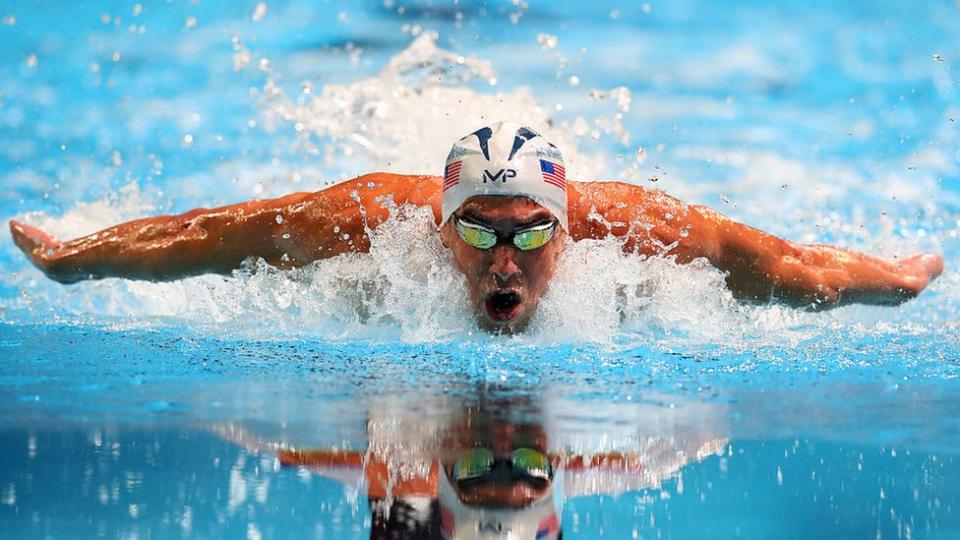 El estadounidense Michael Phelps se convirtió en una persona excepcional al prestar atención hasta a los más mínimos detalles para conseguir sus objetivos.