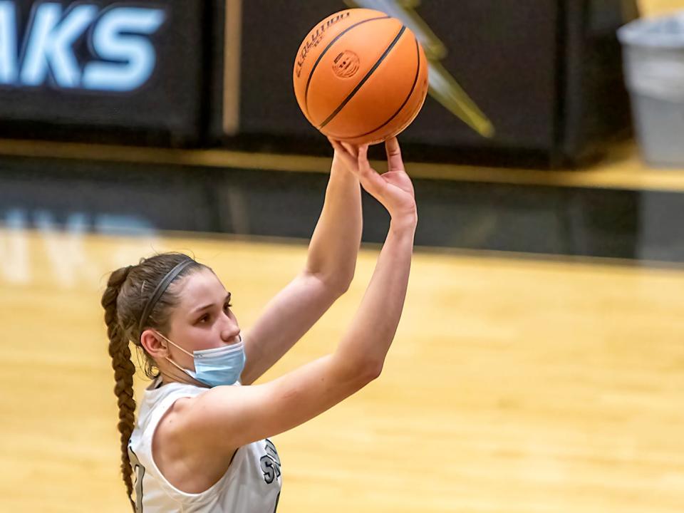 Galesburg High School senior Abby Davidson shoots a free throw during the Silver Streaks' 51-46 overtime loss to Geneseo in WB6 Conference action on Thursday, Jan. 20, 2022 at John Thiel Gymnasium.