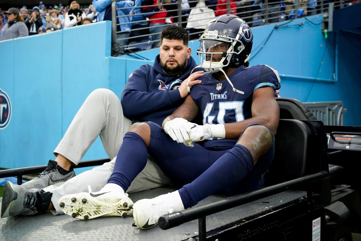 Tennessee Titans place Dontrell Hilliard on IR, activate Lonnie