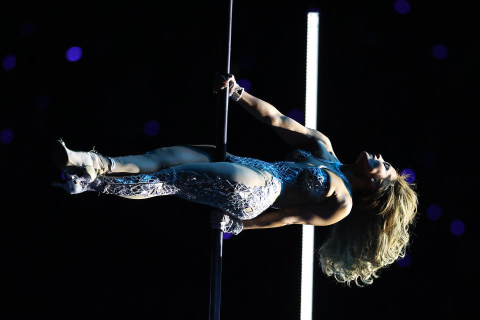 Jennifer Lopez mit einer beeindruckenden "Human Flag"
