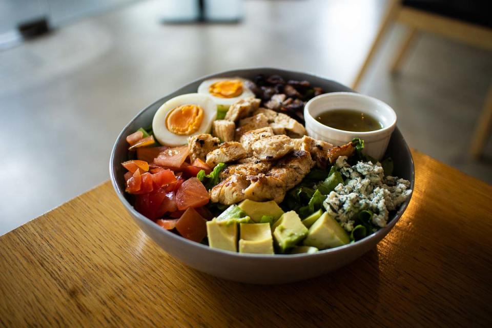 Cobb Salad (PHOTO: Zat Astha/Yahoo Lifestyle SEA)