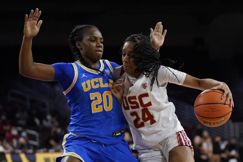 Charisma Osborne guards a USC player.