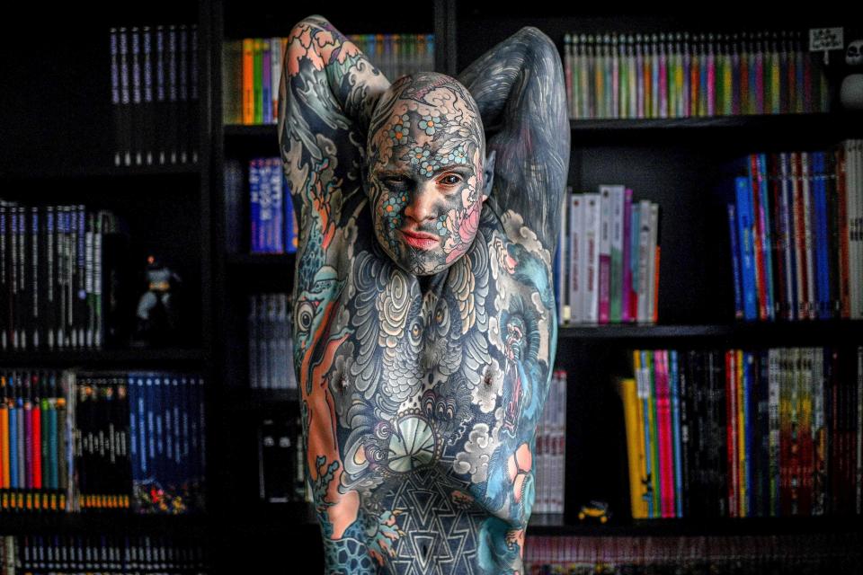 TOPSHOT-FRANCE-TATTOO-OFFBEAT