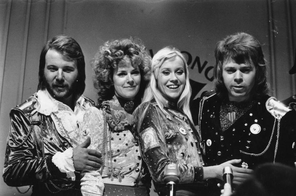 <p>Im Jahr 1974 gewann das schwedische Pop-Quartett mit “Waterloo” den ESC. Seitdem gilt Abba als eine der wohl berühmtesten Formationen, die jemals bei dem Wettbewerb auf der Bühne standen. (Bild: Getty Images) </p>