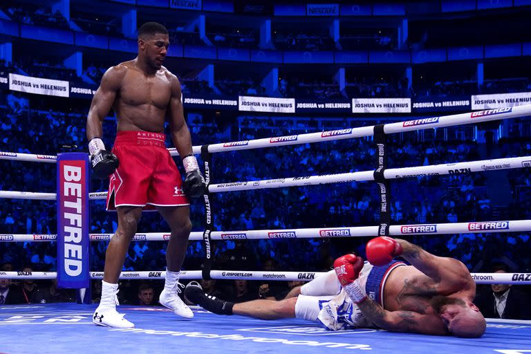 Anthony Joshua noqueó a Robert Helenius  en el Arena 02 de Londres