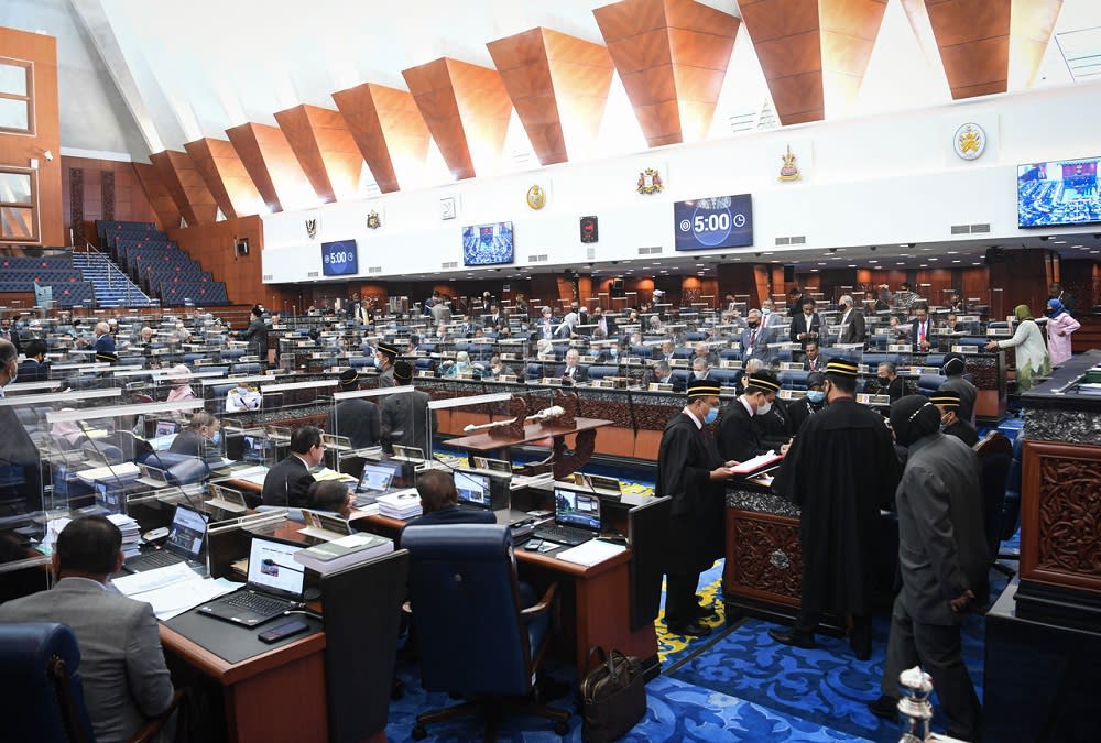 Noor Amin Ahmad asserted that the same miscounting could have happened in an earlier division to decide allocations for the Prime Minister’s Department yesterday, which the Opposition also lost. — Bernama pic