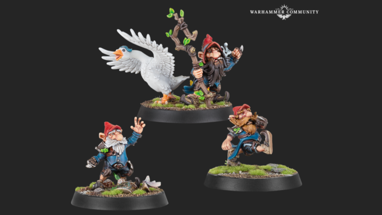  Three gnome minis from the Warhammer Blood Bowl Gnome team, one of which has a goose accompanying him. 