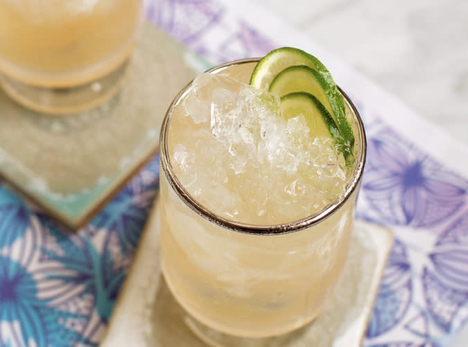 15 Delicious Drinks For Your Super Bowl Party