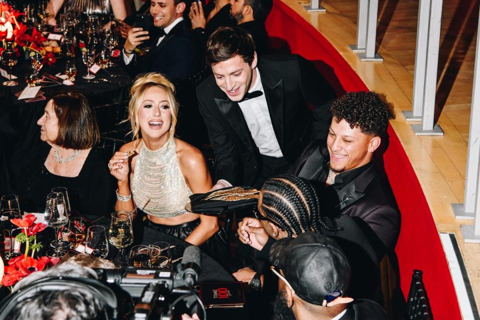 Alex Edelman brings matzah to Patrick Mahomes and 21 Savage at the TIME100 Gala at Jazz at Lincoln Center in New York City, on April 25, 2024.<span class="copyright">Nina Westervelt for TIME</span>