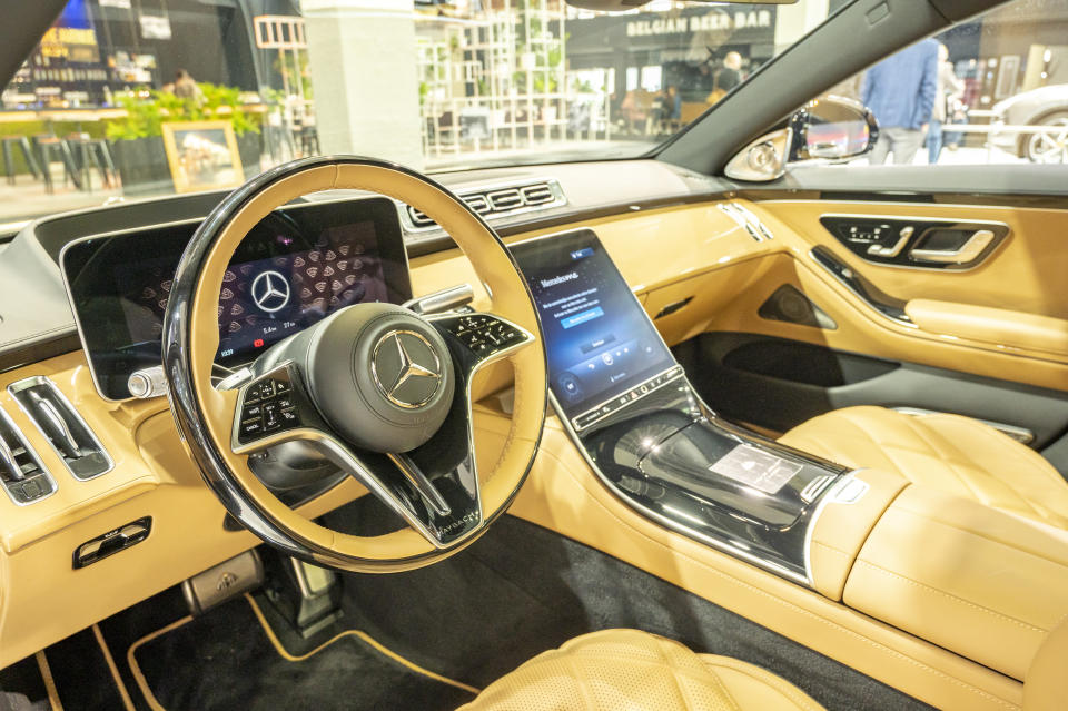 Interior de un Mercedes-Maybach S680 de 2023. (Foto: Sjoerd van der Wal/Getty Images)