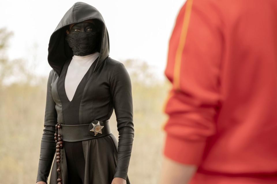 Die Polizistin Angela Abar (Regina King) versucht in "Watchmen" (bei WOW) ein anarchisches Amerika unter Kontrolle zu halten. Gar nicht so leicht - erst recht, weil die weiße rassistische Terrorgruppe "Siebte Kavallerie" das Sagen hat. Elf Emmys sprechen eine klare Sprache: Das Serien-Remake von Zack Snyders Actioner aus dem Jahr 2009 war ein voller Erfolg. (Bild: Home Box Office)