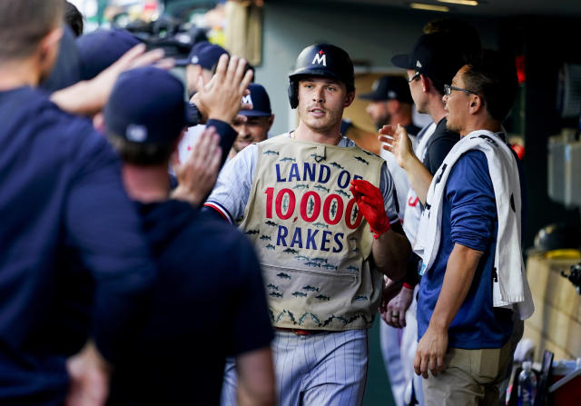Kepler scores the go-ahead run on a passed ball in the Twins' 6-3 win over  the Mariners