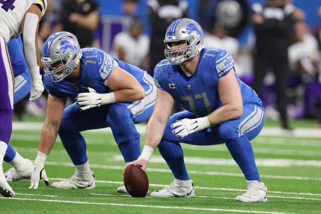 PFF Gives Surprising Rating for Penei Sewell, Taylor Decker