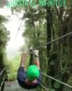 ““¡¡Hasta el infinito!!””, escribía Sergio Ramos sobre esta imagen en la que aparece lanzándose en canopy (como llaman a la tirolina en Costa Rica). (Foto: Instagram / <a href="http://www.instagram.com/sergioramos/?hl=es" rel="nofollow noopener" target="_blank" data-ylk="slk:@sergioramos;elm:context_link;itc:0;sec:content-canvas" class="link ">@sergioramos</a>).