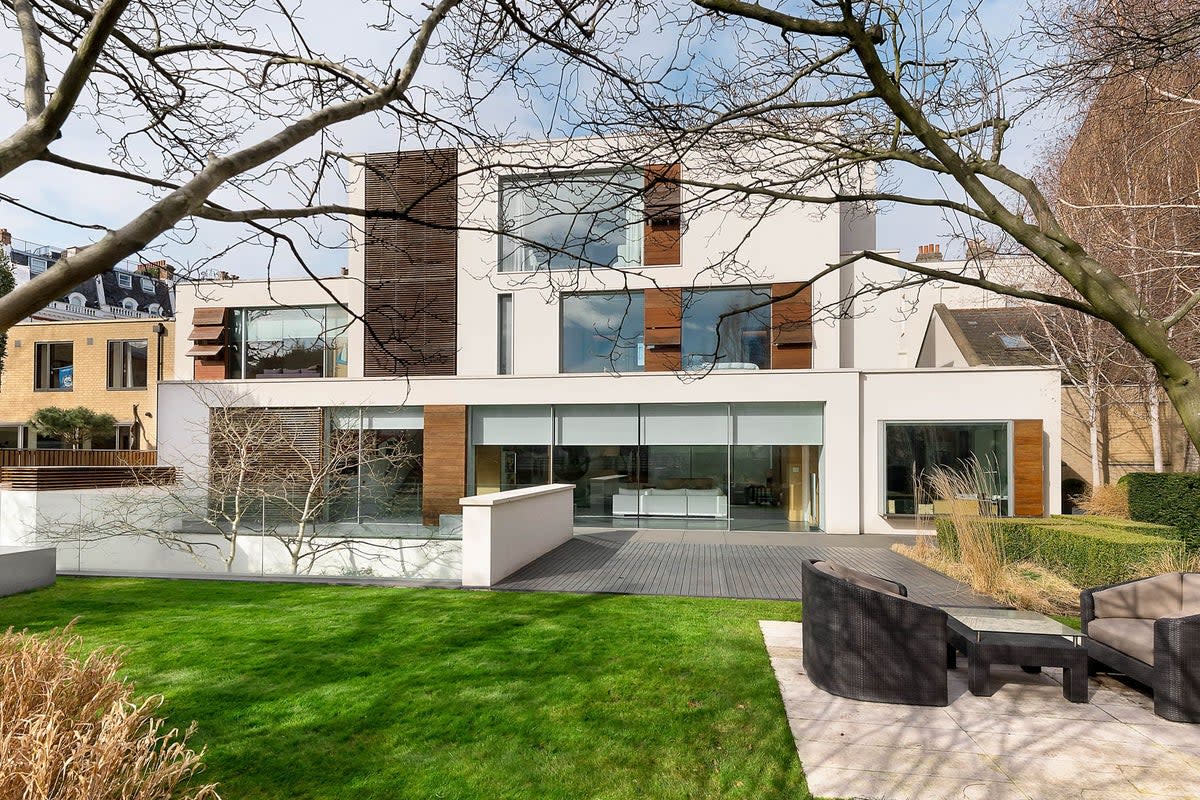 £5 million price cut: a contemporary detached seven bedroom house on Pitt Street, Kensington, on sale with Savills was first listed for £44m in Feb 2023, now reduced to £39m (Savills)