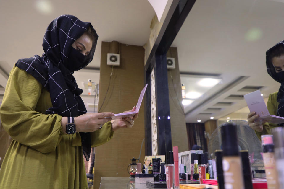 women in afghan salon ahead of taliban closing