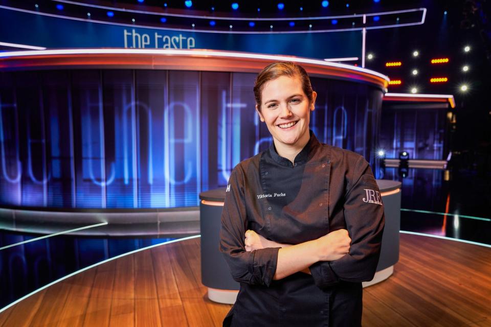 Starköchin Victoria Fuchs aus dem Schwarzwald ist Gastjurorin in Folge 3 von "The Taste". (Bild: SAT.1 / Jens Hartmann)