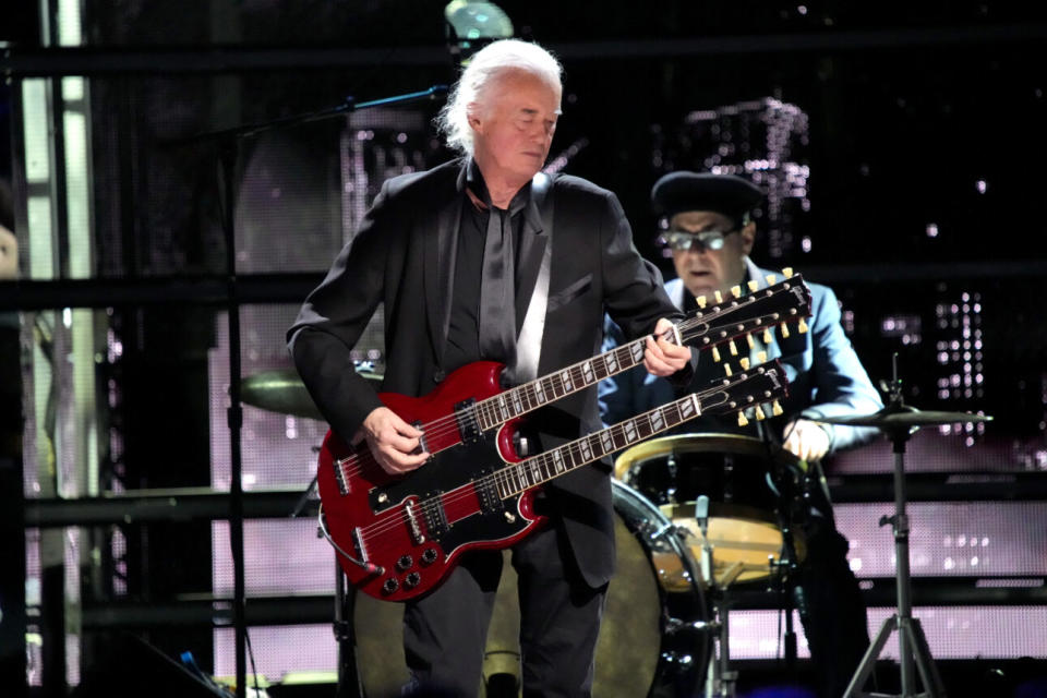 <sup>Led Zeppelin’s Jimmy Page (photo: Jeff Kravitz / FilmMagic)</sup>