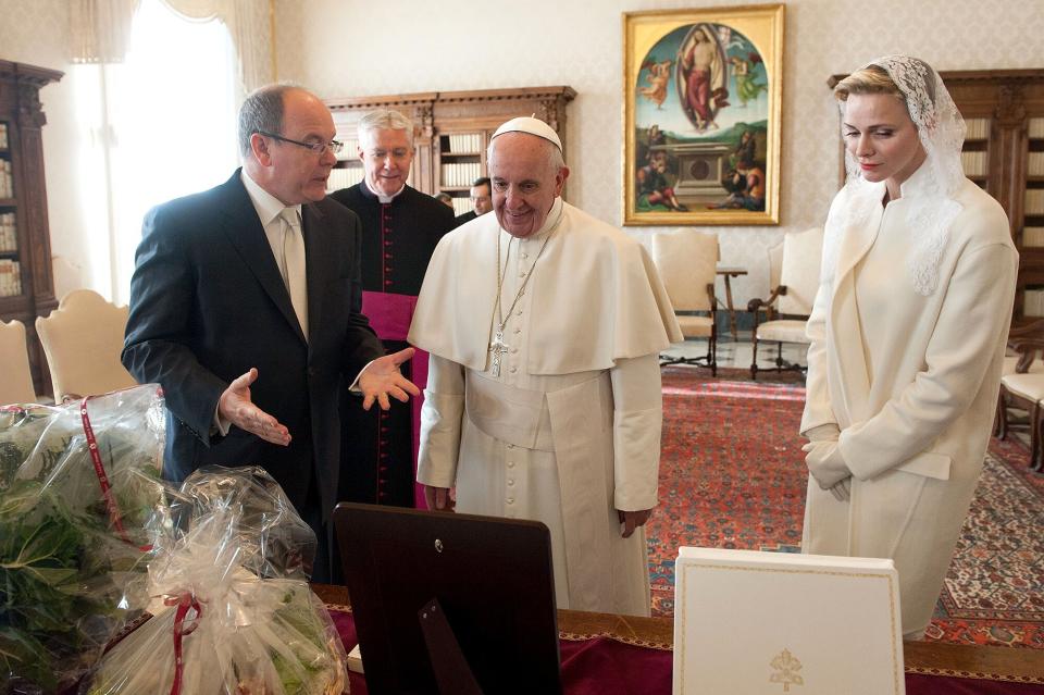 Pope Francis exchanges gifts with Prince Albert II of Monaco, Princess Charlene of Monaco