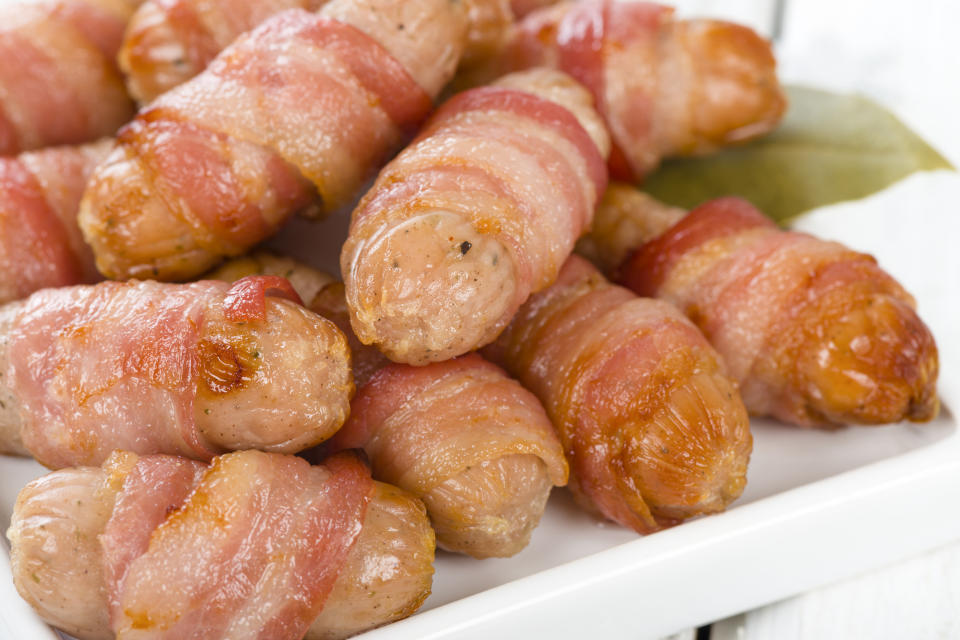 Crowd-pleasing pigs in blankets