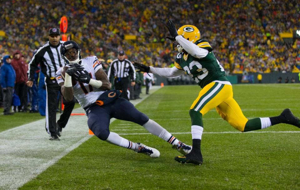 Nov 26, 2015; Green Bay, WI, USA; Chicago Bears wide receiver Alshon Jeffery (17) during the NFL game against the Green Bay Packers on Thanksgiving at Lambeau Field. Chicago won 17-13.  Mandatory Credit: Jeff Hanisch-USA TODAY Sports