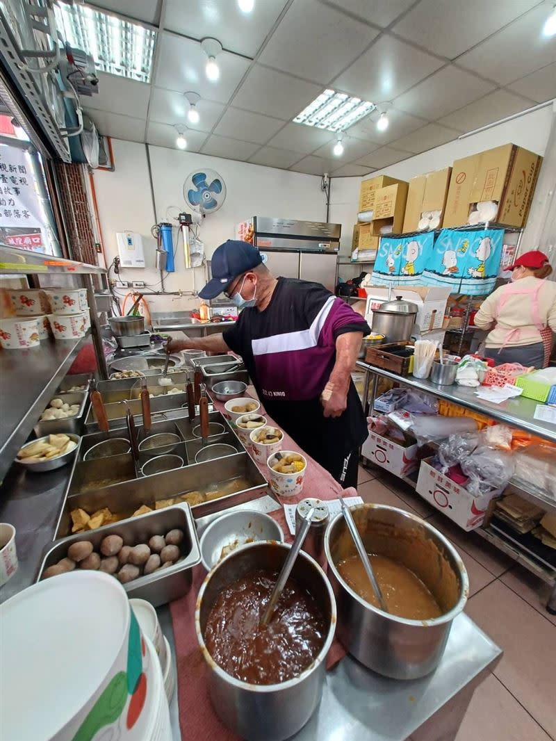 林老闆與愛心民眾捐贈「待用餐」，卻被濫用。（圖／翻攝自臉書《城隍廟口甜不辣》）