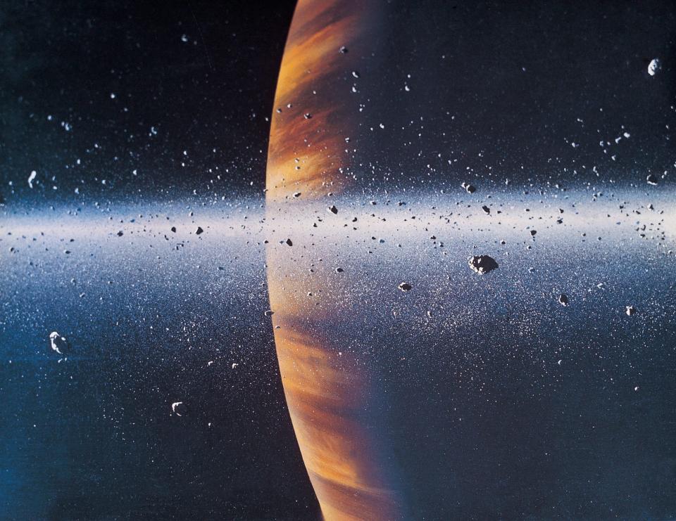 Die Ringe des Saturn bestehen aus einzelnen Gesteins-, Staub- und Eisbrocken, ähnlich wie auf dieser Abbildung. - Copyright: Digital Vision/Getty Images