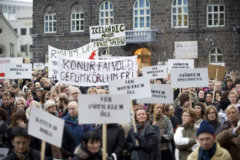 Protesters gather in Reykjavik in November 2008 to call on the government to resign and for banks to be more open about Iceland's financial crisis