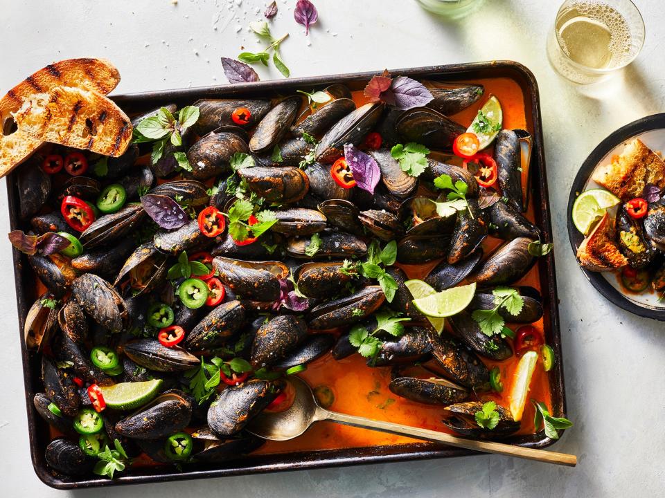 Sheet Pan Thai Red Curry Mussels