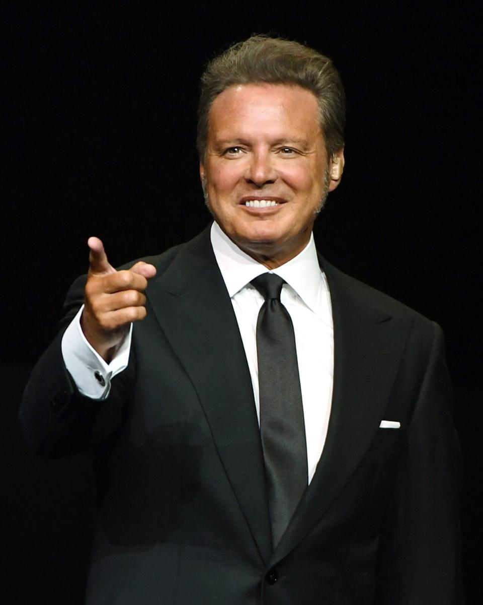Ethan Miller/Getty Images       Luis Miguel   