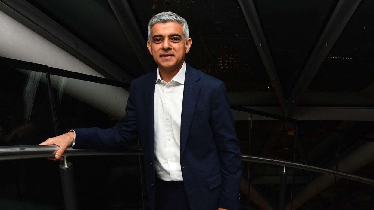 Auch auf nationaler Ebene ein Erfolg für Labour: Londons Bürgermeister Sadiq Khan bleibt im Amt.