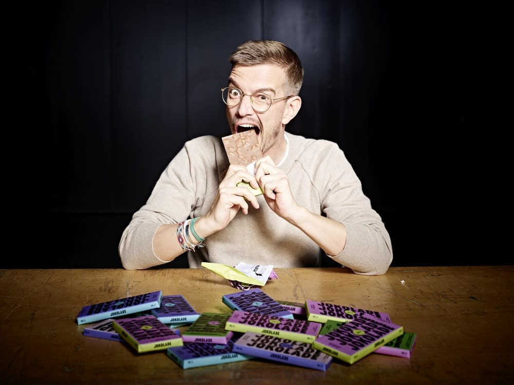 Schoko-Fan Joko Winterscheidt bringt die "Jokolade" auf den Markt. (Bild: JOKOLADE/Andreas Franke)