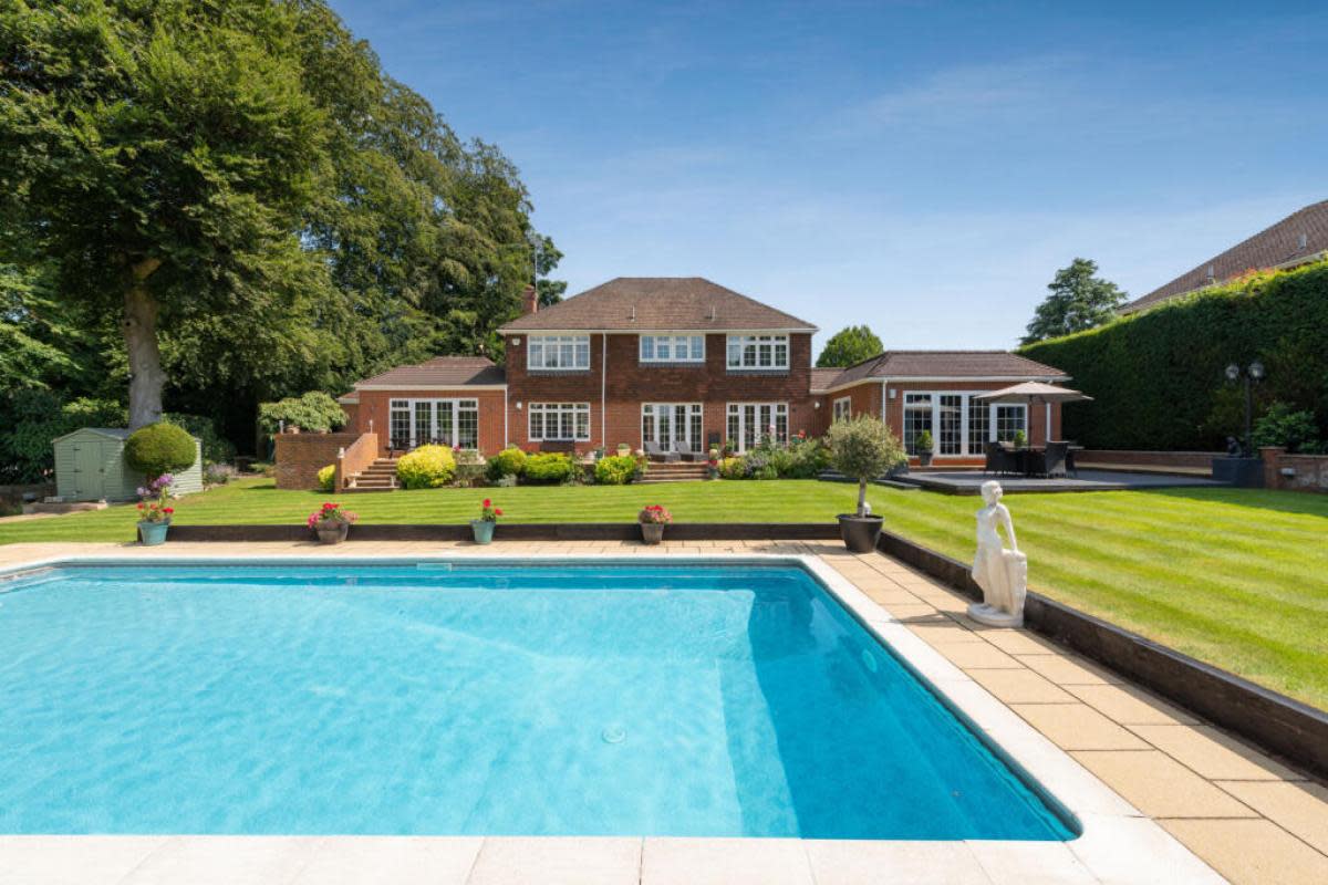 Inside the most expensive house in High Wycombe – with seven bedrooms and a pool <i>(Image: RightMove)</i>