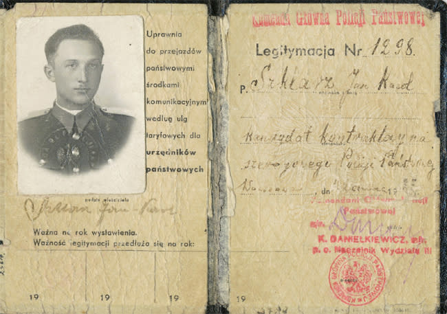 <p class="MsoNormal"><span>Jan Karol Szklarz’s Polish Army Identification, 1939. Photo courtesy of <a href="http://www.thememoryproject.com/stories/445:jan-karol-john-szklarz/" rel="nofollow noopener" target="_blank" data-ylk="slk:Historica-Dominion Institute;elm:context_link;itc:0;sec:content-canvas" class="link ">Historica-Dominion Institute</a>.</span></p>