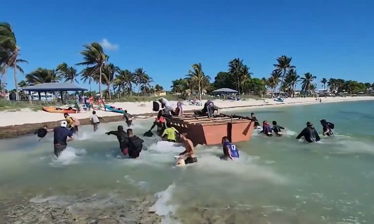 Migrantes haitianos desembarcan en las costas de Florida