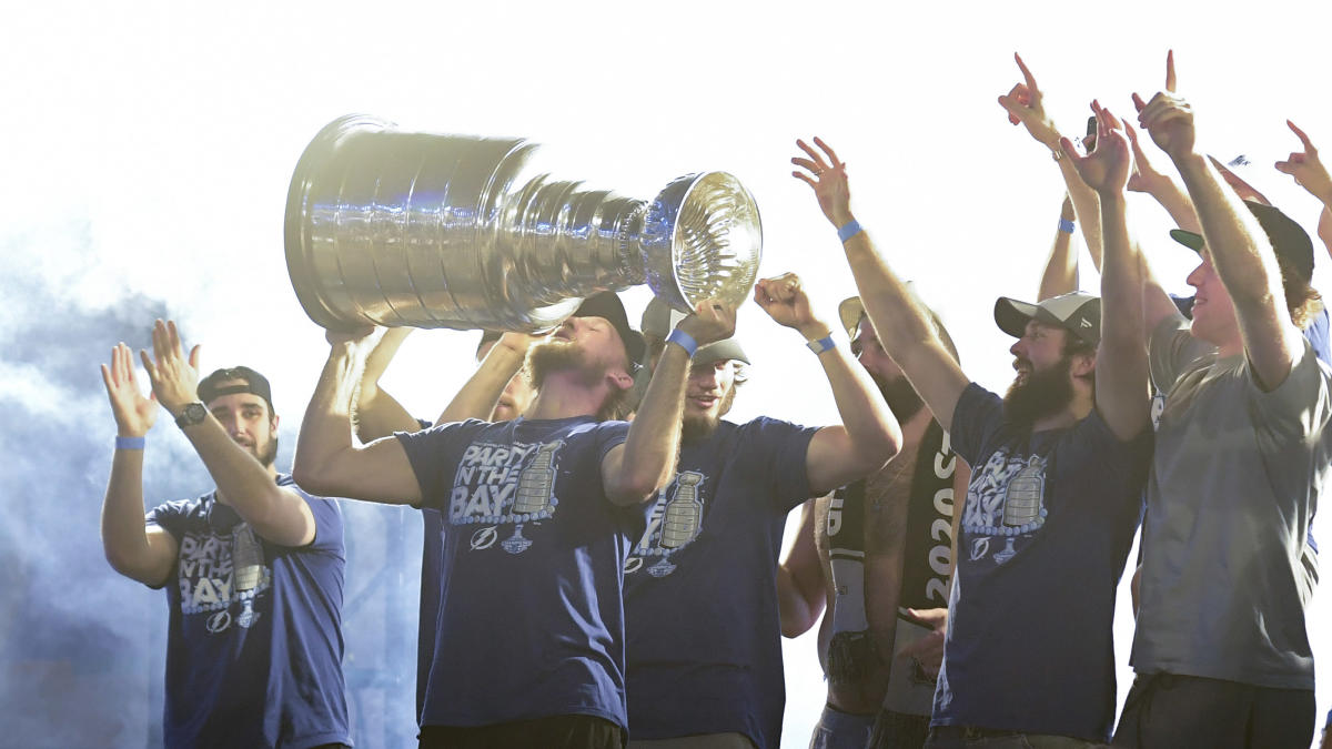 Lightning allow paraders to sample drinks from Stanley Cup at Riverwalk  celebration